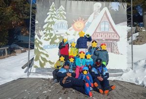 bambini della scuola primaria di Masi di Cavalese presso l'Alpe Cermis
